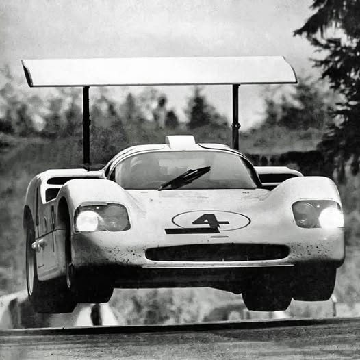 1000 kms Nurburgring 1967 Chaparral 2F  Phil Hill and Mike Spence_n.jpg